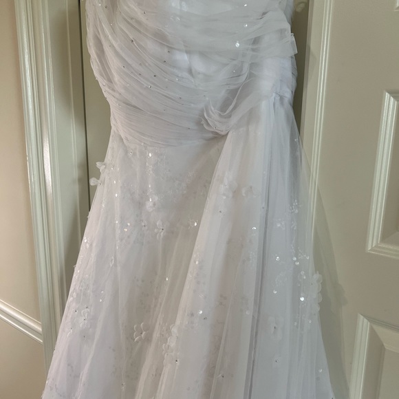 Magical VERA WANG One Shoulder Wedding Dress Plus Size 22 NEW - Picture 3 of 10
